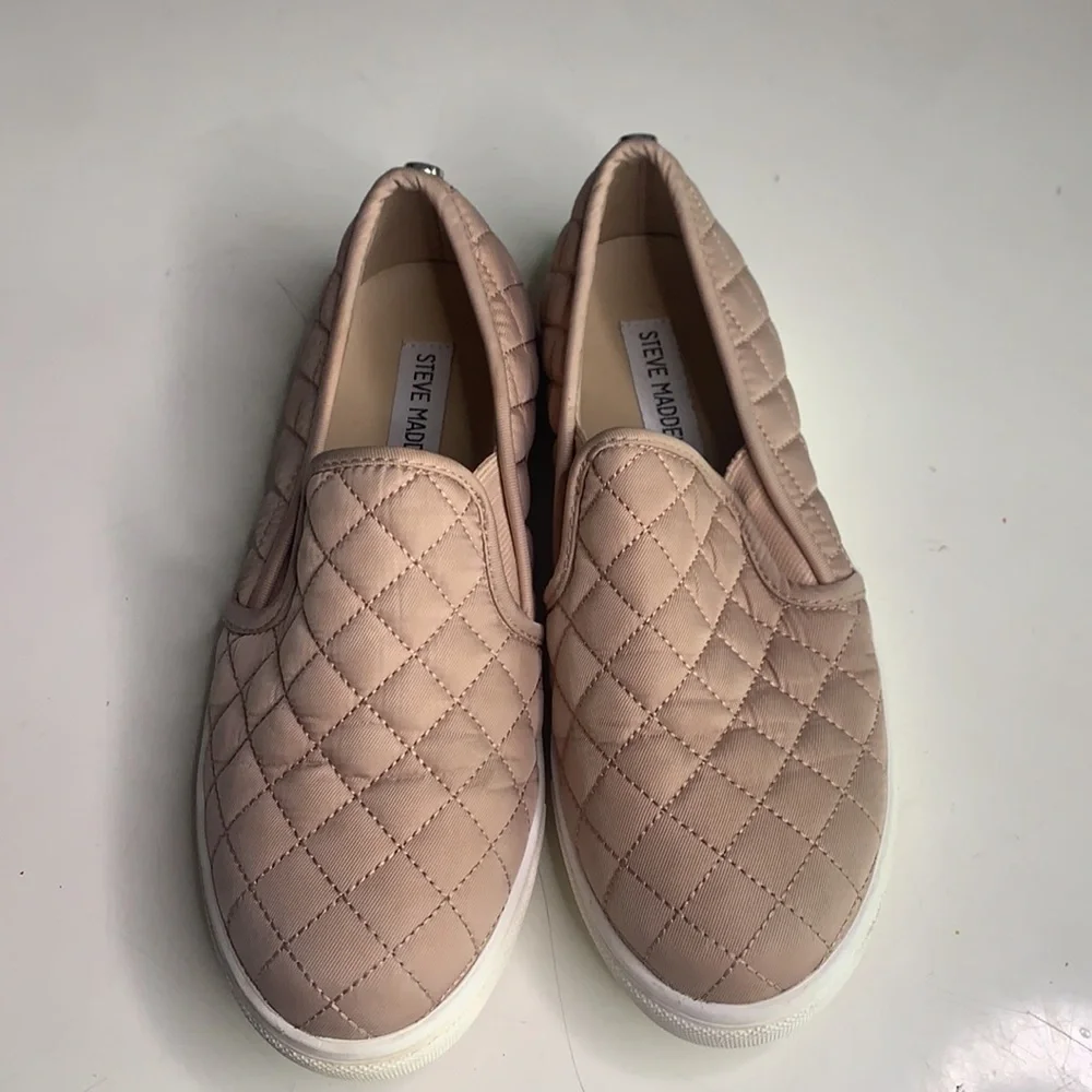 Steve Madden Quilted Slip On Sneaker Casual Rose Blush neutral 6